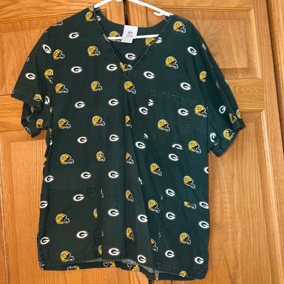 NFL Other - Women’s large Green Bay Packers Scrub top.